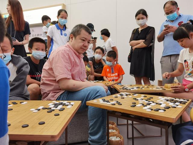 PG电子游戏官网-
推广围棋文化华为不忘初心 华为手机杯中国围棋甲级联赛圆满闭幕(图3)